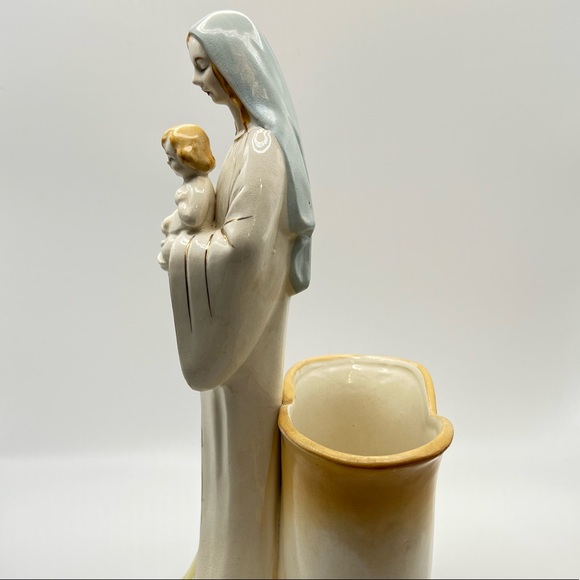 VINTAGE VIRGIN MARY AND BABY JESUS
PORCELAIN CERAMIC FIGURINE PLANTER - Picture 4 of 8